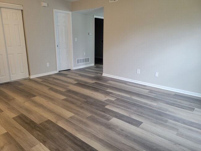 Photo - 2206 Big Tree Dr