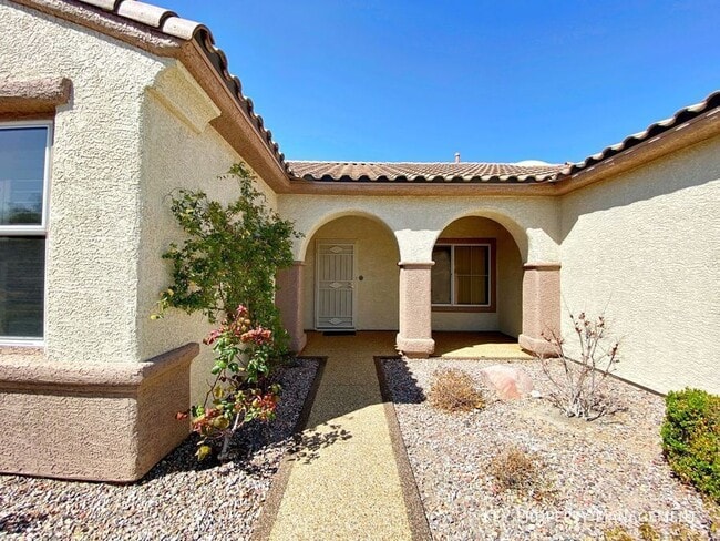 Photo - 2163 Fairweather St