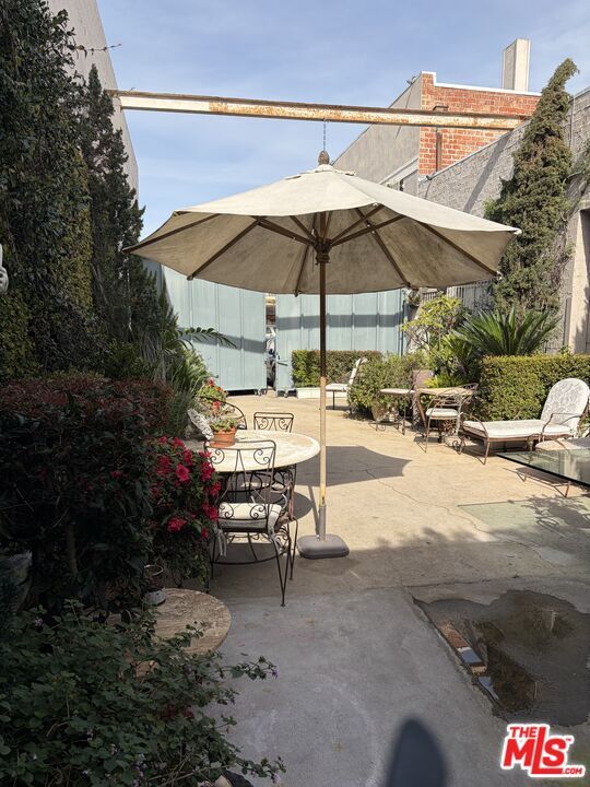 Photo - 2252 W Washington Blvd