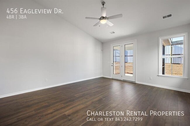 Photo - 456 Eagleview Dr