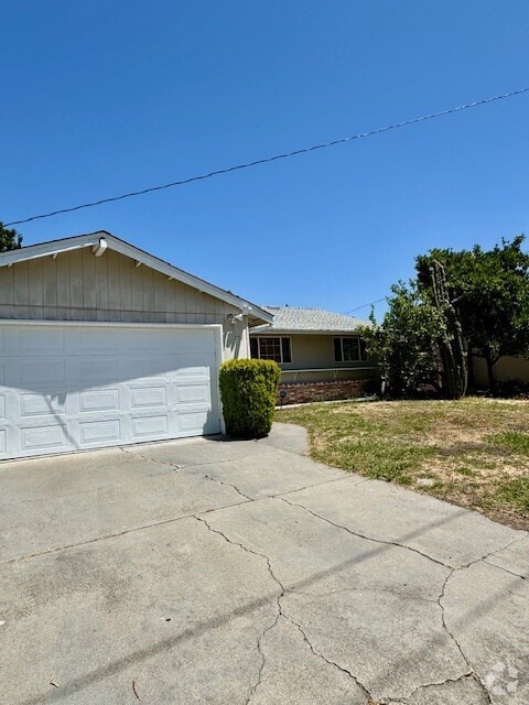 Building Photo - 751 Ruth Dr Rental
