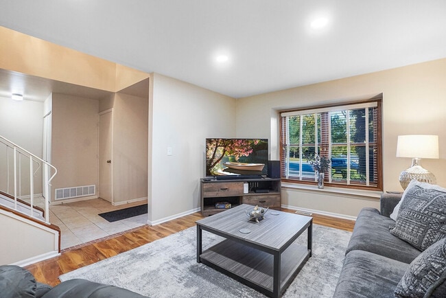 Photo - 2323 Woodview Ln Unidad SI ID1285057P