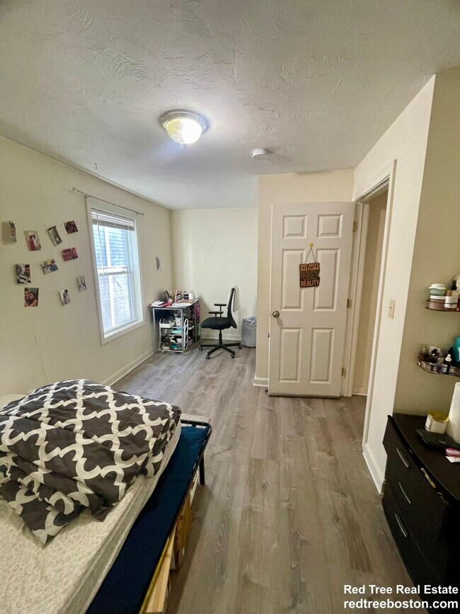 Photo - 24 Lawn St Unit 3