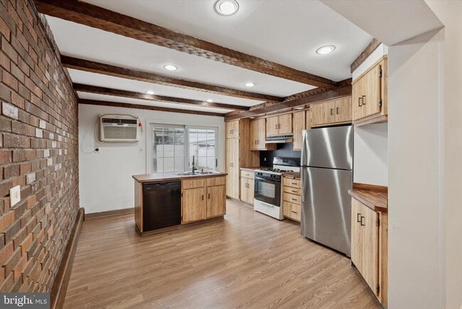 Photo - 1142 Tree St