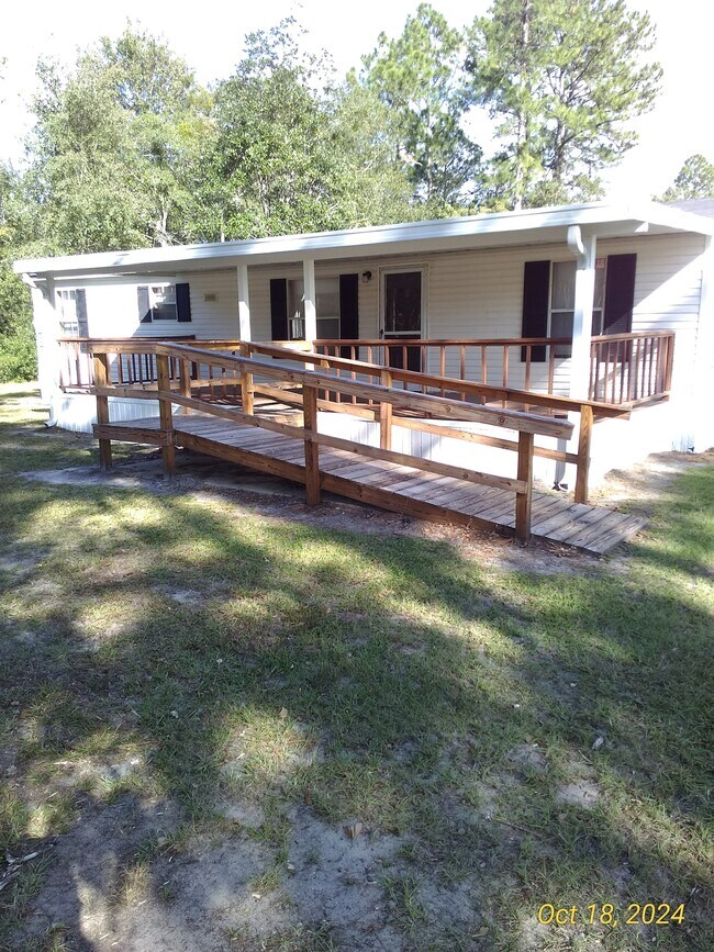 686 Mitcham Rd NE House House Rental in Ludowici, GA