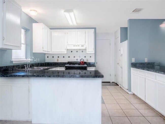 Photo - 1107 Delano St