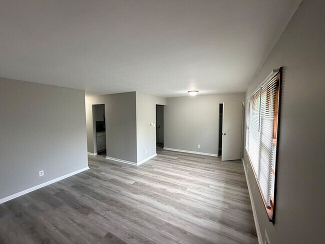 Photo - 796 S Ashburton Rd