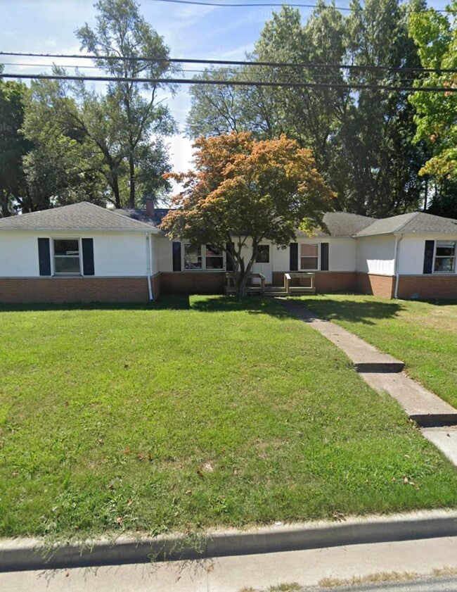 Photo - 201 W Navajo St