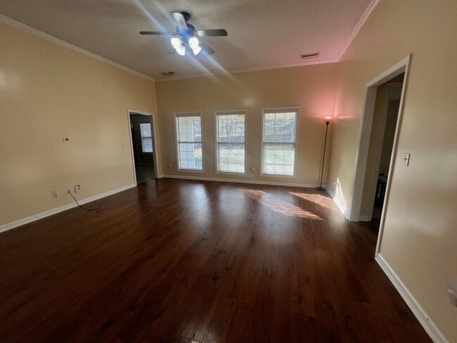 Photo - 108 Ann Bradley Dr