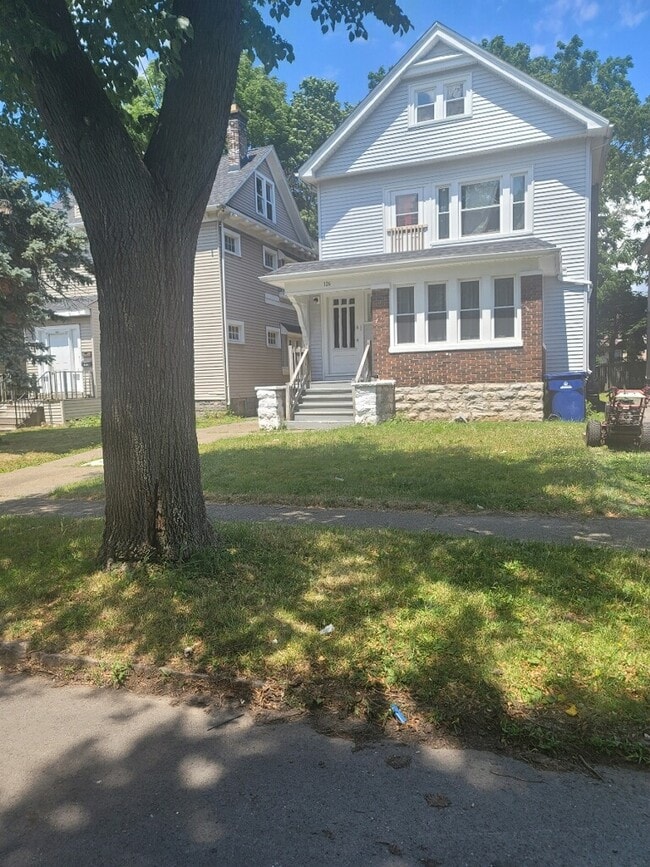 Photo - 126 Lisbon Ave Unidad lower