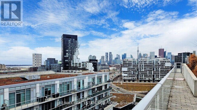 Photo - 25 Baseball Pl Unité 1203