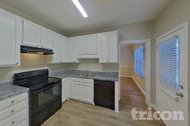 Photo - 1475 Watercrest Cir