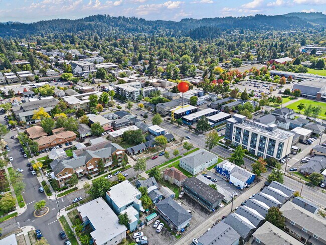 Photo - 530 E 18th Ave