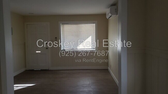 Photo - 332 W Tregallas Rd