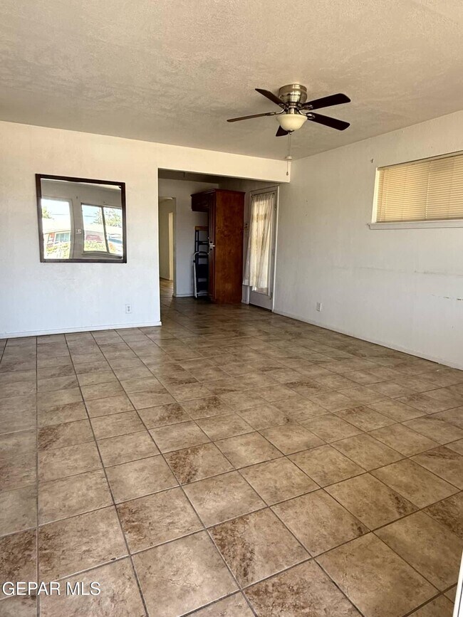 Photo - 2801 Hawick Rd