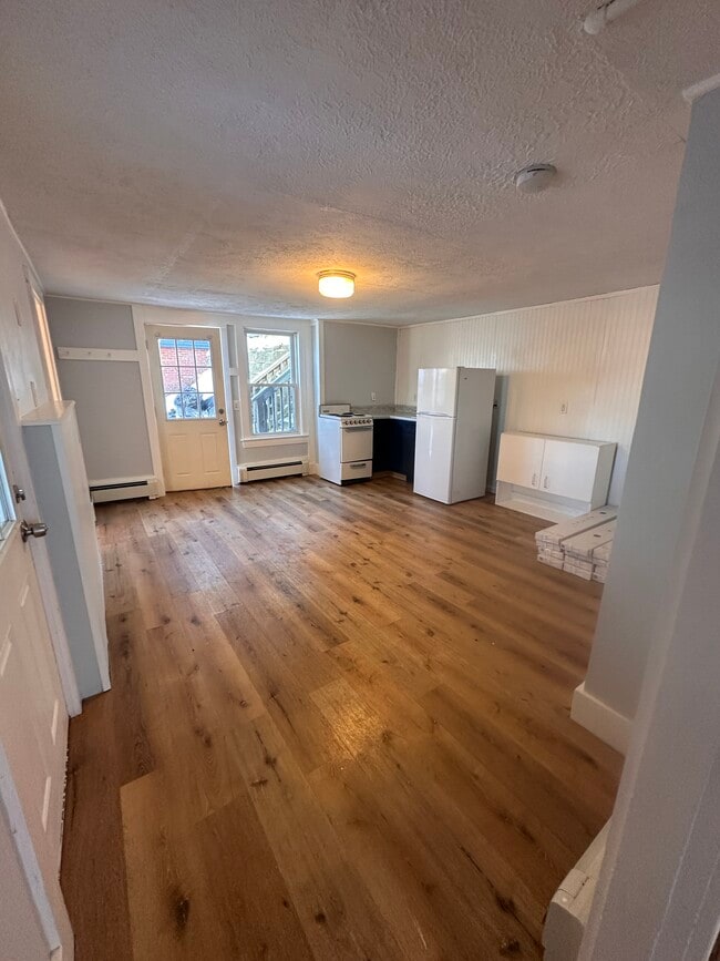 Living room with built in kitchenette - 42 Newbury St Unit 42 Newbury St #2