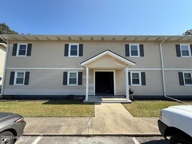 Building Photo - 2310 Indian Dr Unit 6 Rental