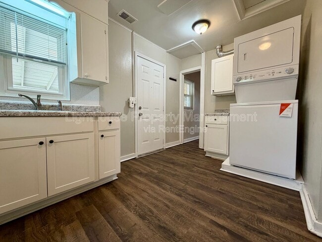 Photo - 2449 Hillside Dr NW