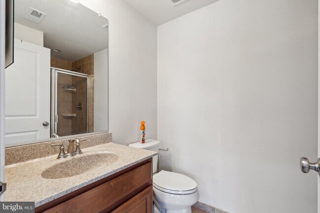 Photo - 22613 Naugatuck Square