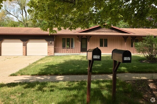 Building Photo - 1155 N Hampton Dr NE Rental