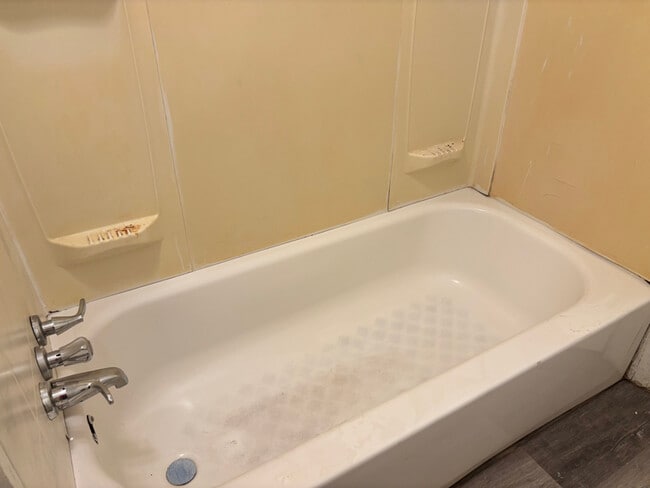 Photo - x11 E Coulter St