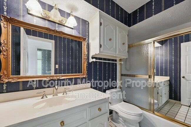 Photo - 9719 Amberley Dr