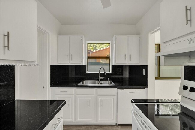 Photo - 360 NE 86th St