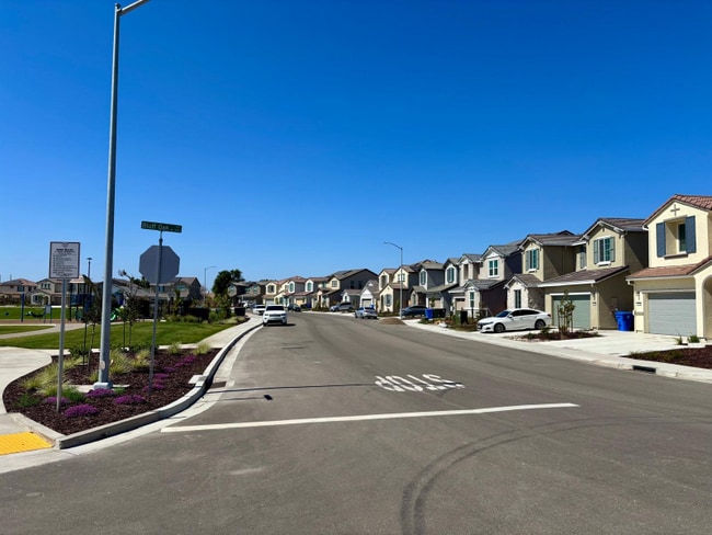 Photo - 1570 Pinchot Dr