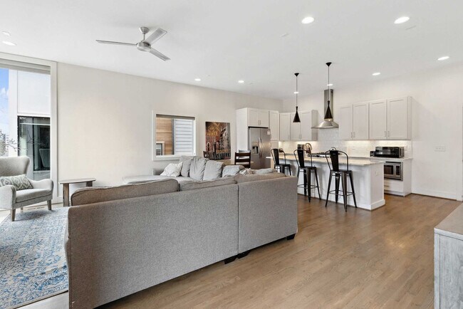 Photo - 960 9th Ave S Unidad ID1051680P