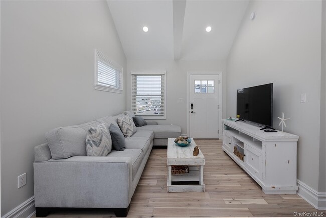 Photo - 24 Pennsylvania Ave Unit Upper