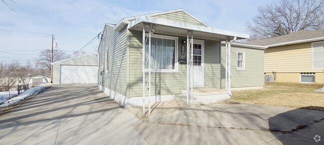 Building Photo - 1169 E Ridgeway Ave Rental