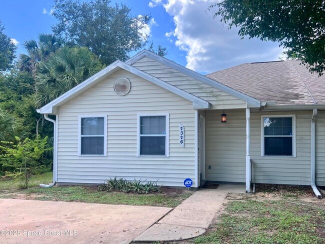 Building Photo - 2326 Talmadge Dr Rental