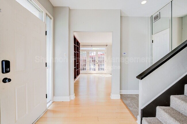 Photo - 2100 Tanglewilde St