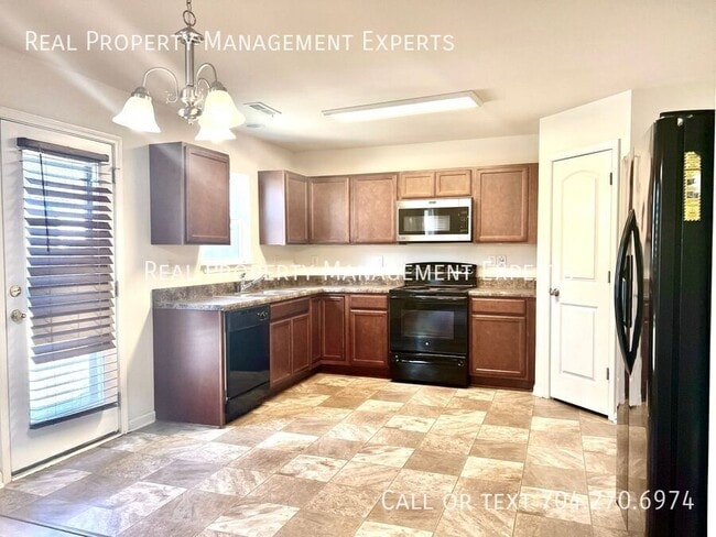 Photo - 1840 Juniper Dr