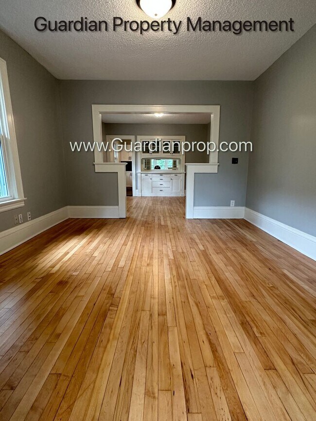 2316-2318 Harriet Avenue S