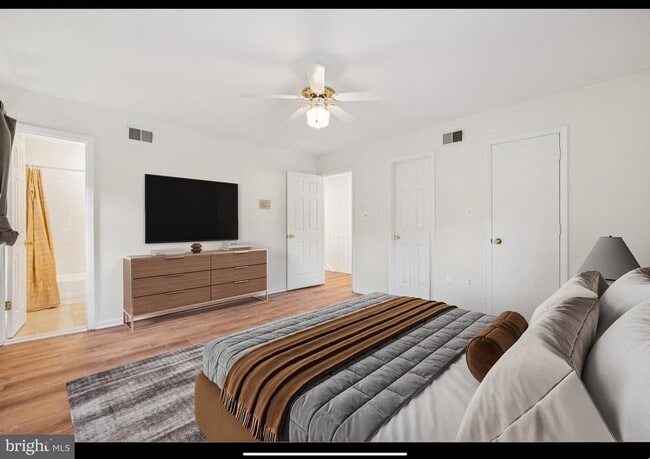 Photo - 12260 Greenleaf Ave