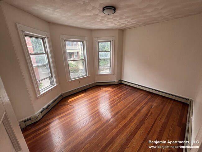 Photo - 77 Walnut St Unit 2