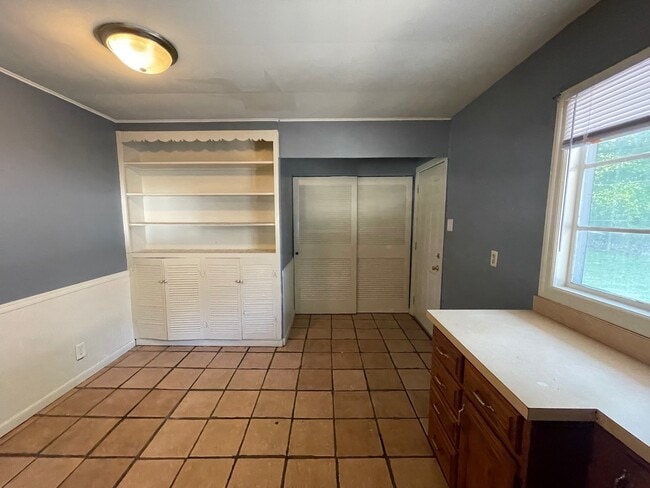 Photo - 1001 Voorhees-W