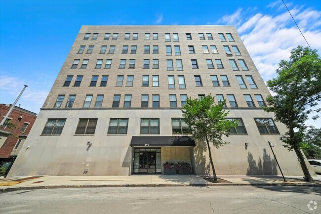 Building Photo - 811 S Lytle St Unit 216 Rental