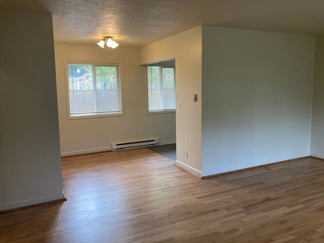 4955 SW Lombard Ave Unit 4955