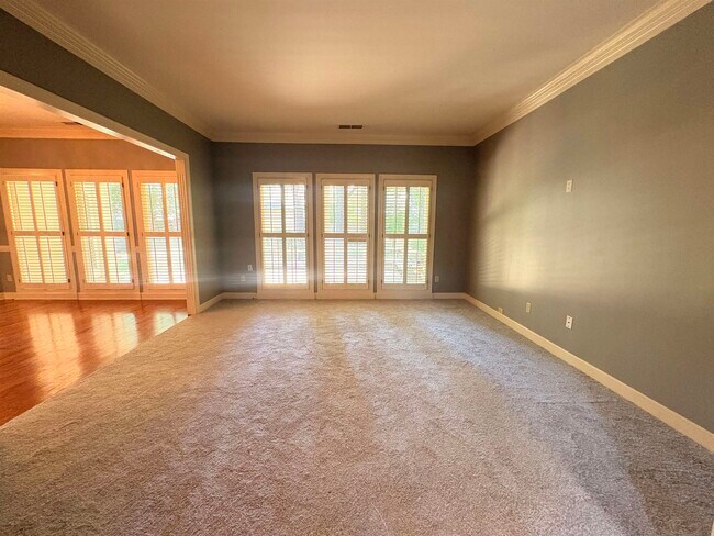 1850 Wood Oak Dr