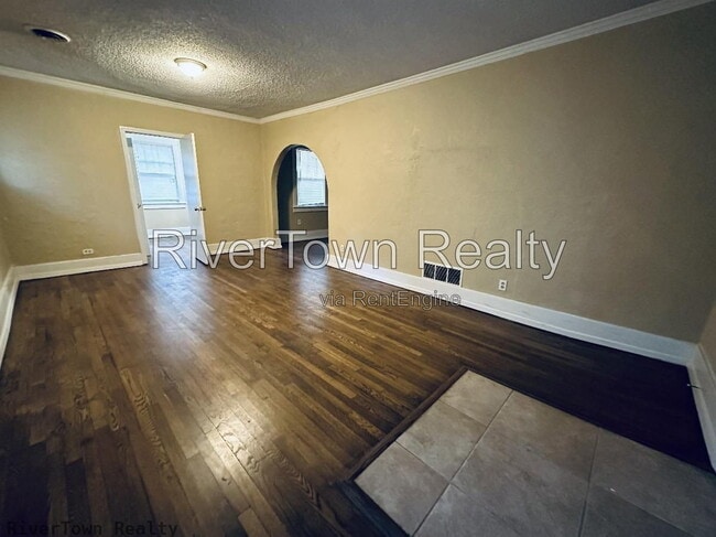Photo - 842 Isabelle St