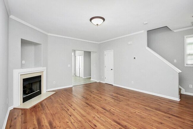 Photo - Lovely 3BD/2.5BA in Desirable Heritage Gre...