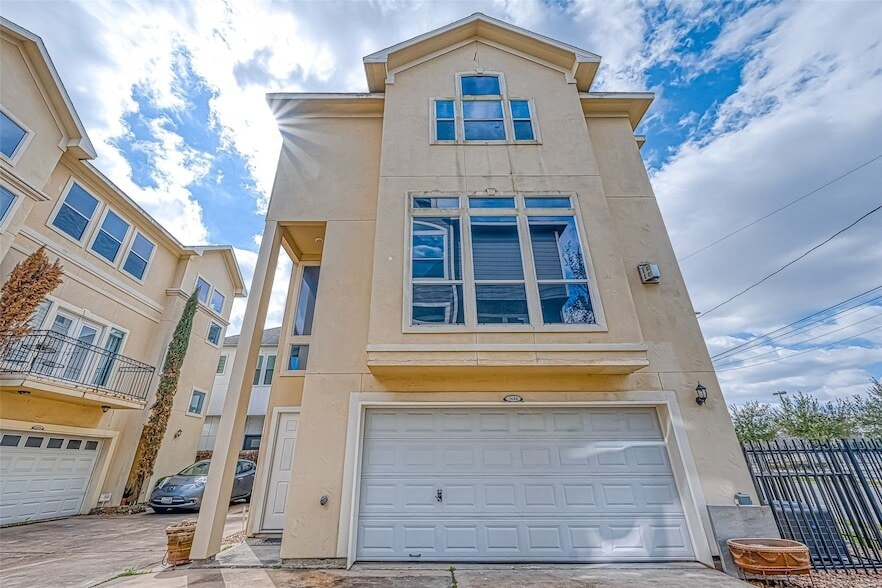 Photo - 1604 Holman St