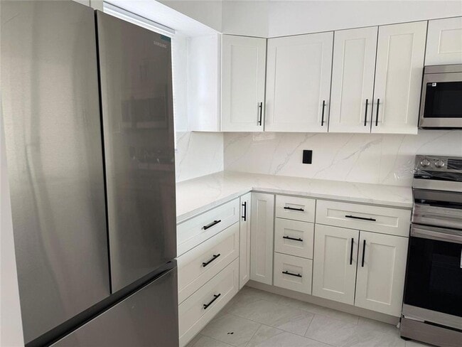 Photo - 112 Royal Pk Dr Unidad 4B
