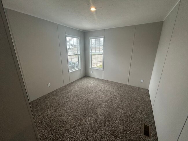 Photo - 663 Oregon St