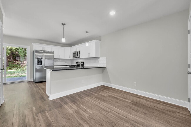 Photo - 235 W Point Dr