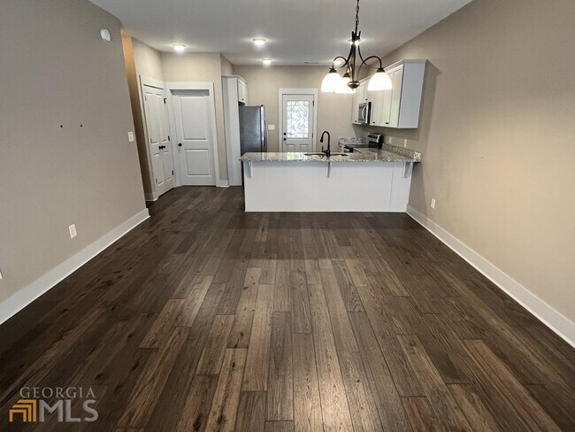 Photo - 860 S Harkness St