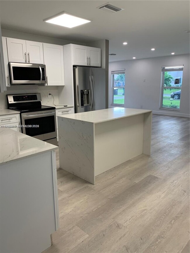 Photo - 227 SE 7th St