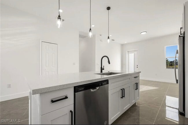 Photo - 905 Wabasso Ct